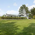 Holiday home Pet Friendly In With Wifi