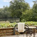 Holiday home Pet Friendly In With Wifi *